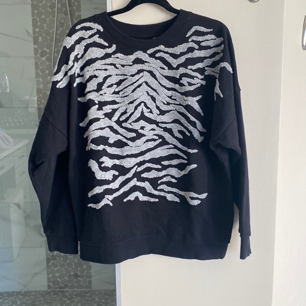All saints size large sweater. Adorable and heavy weight material. Worn twice